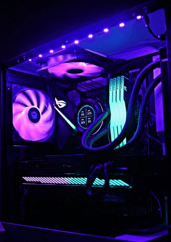BIVALYERŐ – Fekete-Fehér Gamer PC Ryzen 7-tel és RTX 3070-nel