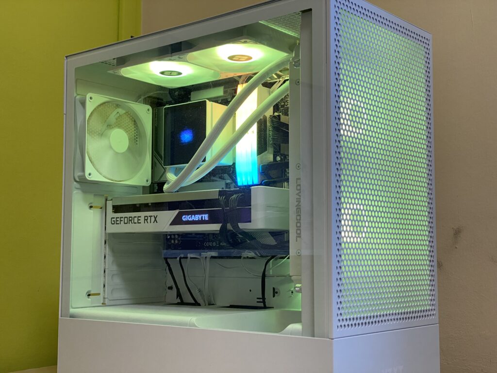Mid gamer PC RTX 3070 videokártyával és Ryzen 5 5600X processzorral